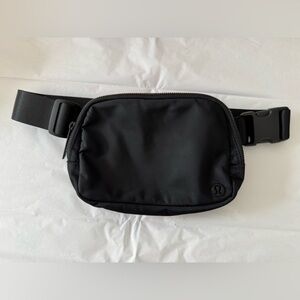 Lululemon Athletica Everywhere Belt Bag 1L Black